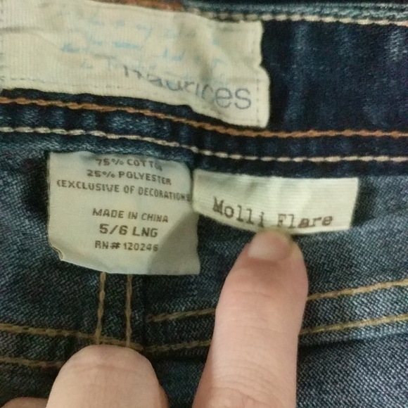 Maurices Molli Flare Dark Wash - size 5/6 Long - Picture 3 of 7